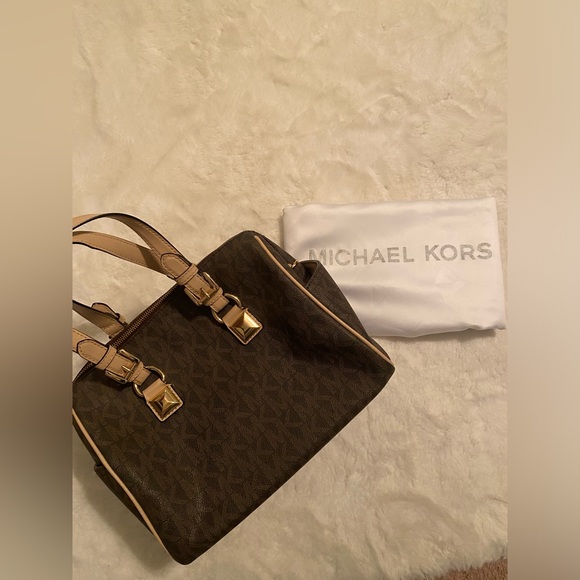 Michael Kors Purse - Picture 1 of 5